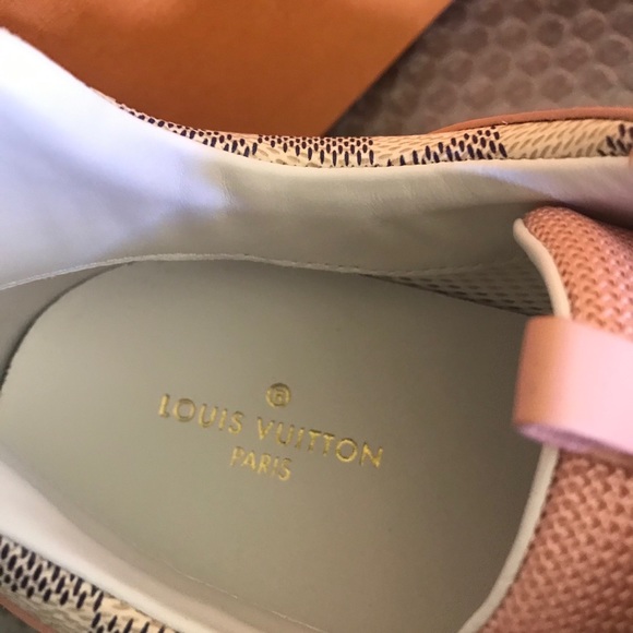 Louis Vuitton run away sneakers - Picture 3 of 14